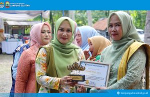 Dari UMKM hingga Jurnalis, 13 Wanita Helau Lampung Selatan Diganjar Penghargaan di Hari Kartini 2026