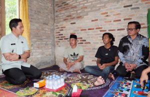 Korban Calo Kapal Ikan Merauke, Aji Pulang dalam Luka, Bupati Egi: Jangan Mudah Percaya Janji Kerja