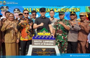 Jalan Mulus, Ekonomi Tumbuh: Bupati Egi Resmikan Akses Bumi Daya-Trimomukti, UMKM Singkong Ikut Terdongkrak