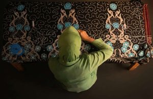 Menenun Identitas, Memadukan Tradisi: Inovasi Batik Tapis dalam Sentuhan Modern