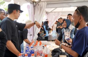 Di Tengah Hingar Bingar Indonesian Drift Series 2026, Bupati Egi Sempatkan Jajan Dagangan Pelaku UMKM
