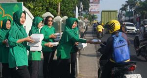 Jumat Berkah Persit KCK Koorcab Rem 043 PD XXI/Radin Inten, Tebar Kepedulian Melalui Aksi Berbagi