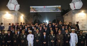 Danrem 043/Gatam Hadiri Apel Kehormatan dan Renungan Suci HUT ke-81 Kemerdekaan RI