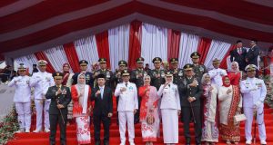 Danrem 043/Gatam Hadiri Upacara HUT Ke-81 RI Tingkat Provinsi Lampung, Teguhkan Komitmen TNI untuk Indonesia Berdaulat, Adil, dan Makmur