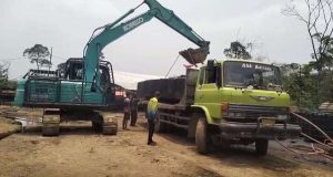 Tindak Tegas Illegal Refinery di Wilayah Hukumnya, Polsek Sanga Desa Bawa Barang Bukti ke Polres Muba